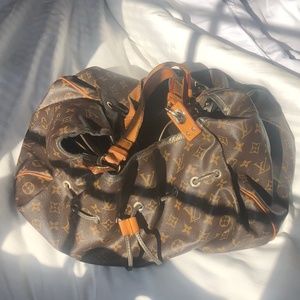 Loui Vuitton bag